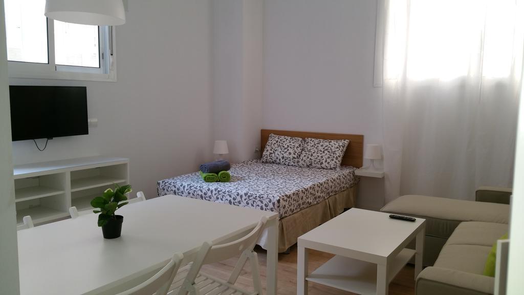 Apartamentos Clavero Málaga Esterno foto