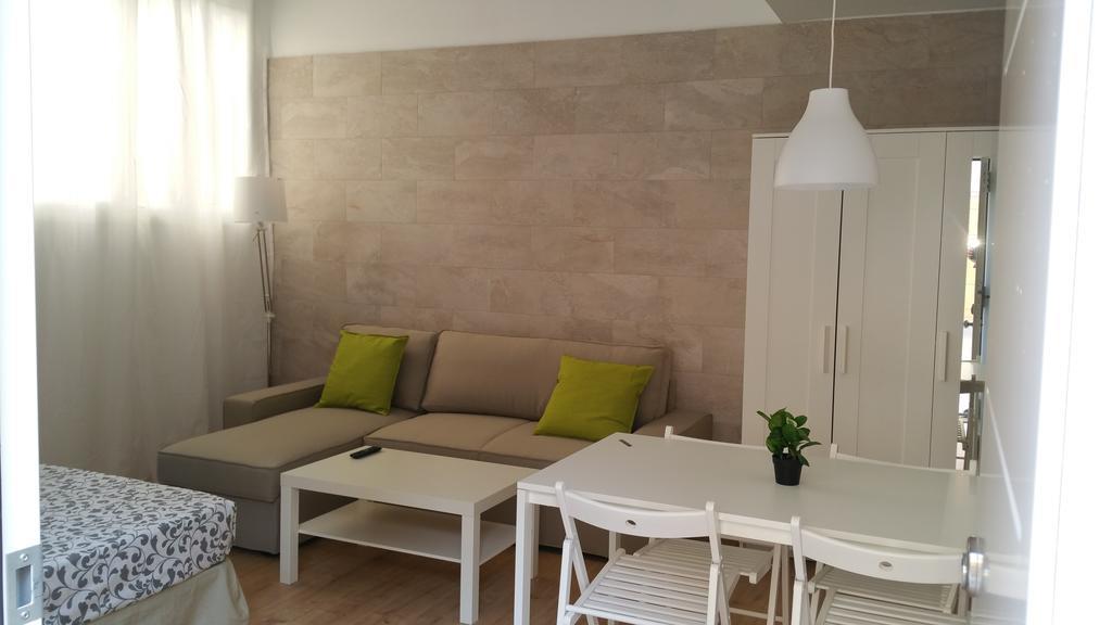 Apartamentos Clavero Málaga Esterno foto
